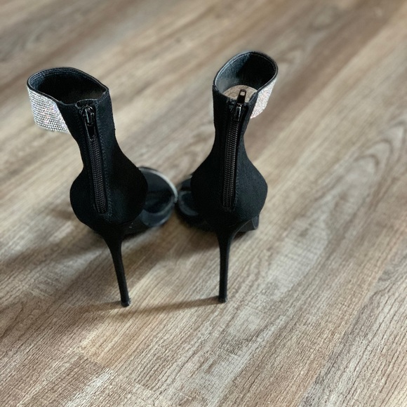 Sexy black and silver forever21 heels - Picture 2 of 7